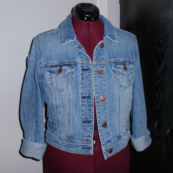 American Eagle Outfitters Jackets & Blazers - American Eagle Cropped Distressed Denim Jacket L